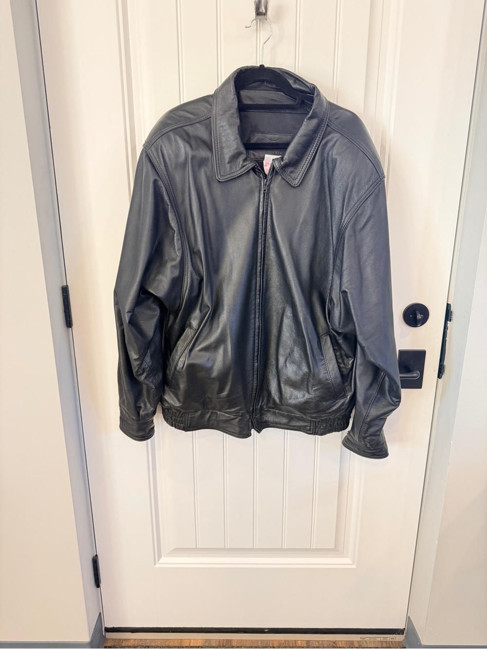 Men's Black Leather Zip-Up Bomber Jacket